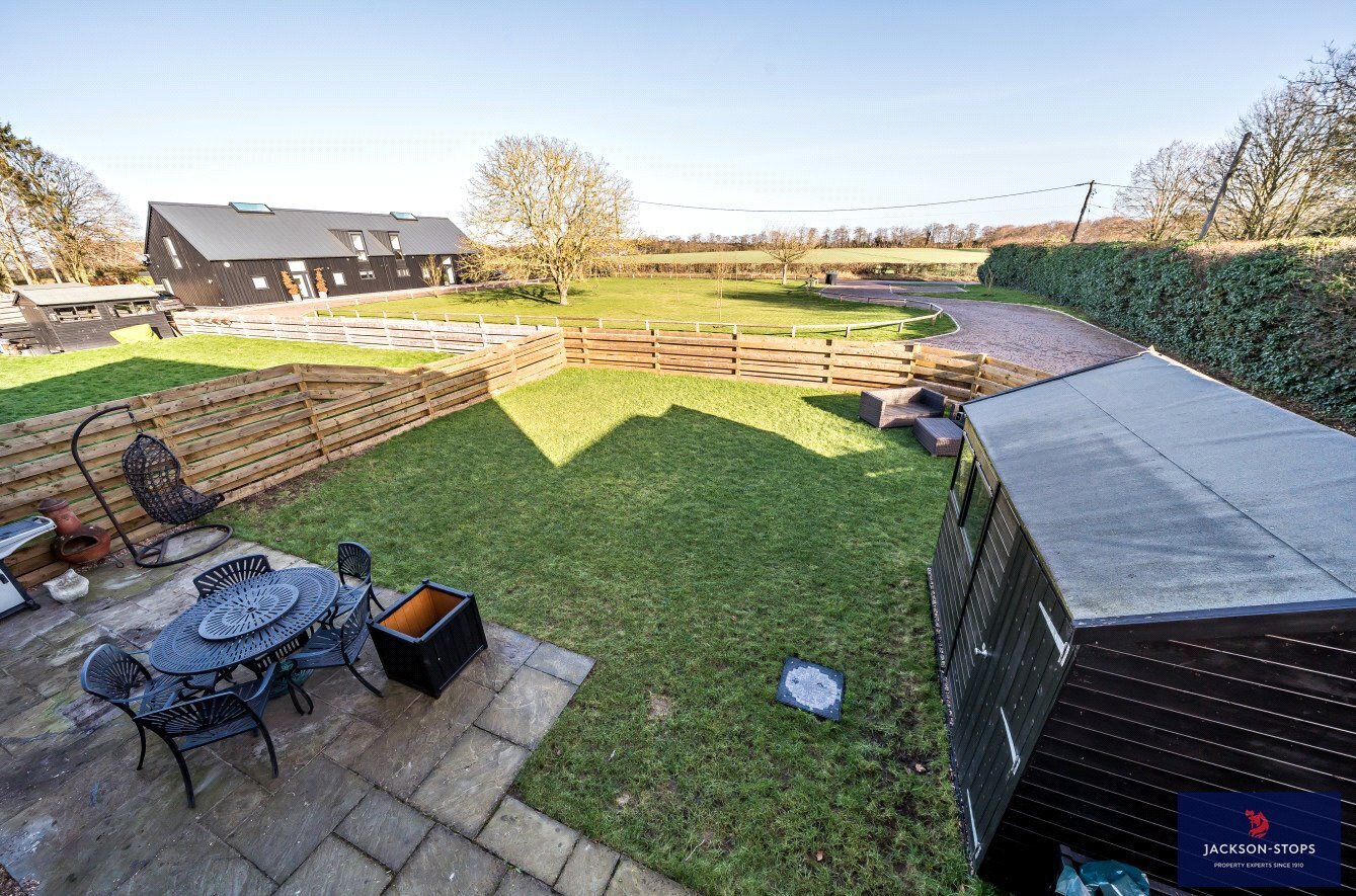 JacksonStops 3 bedroom property for sale in Hill Farm View