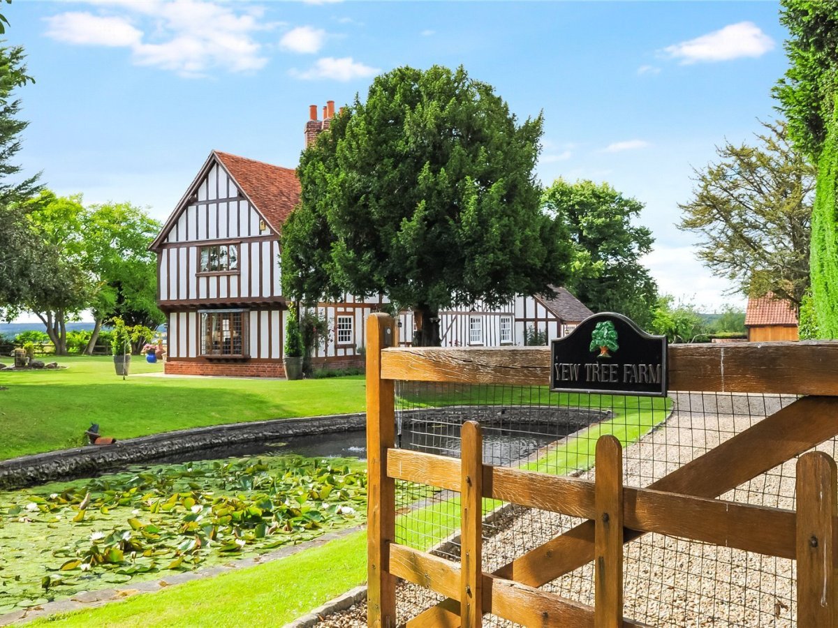 JacksonStops 5 bedroom property for sale in Navestock Heath