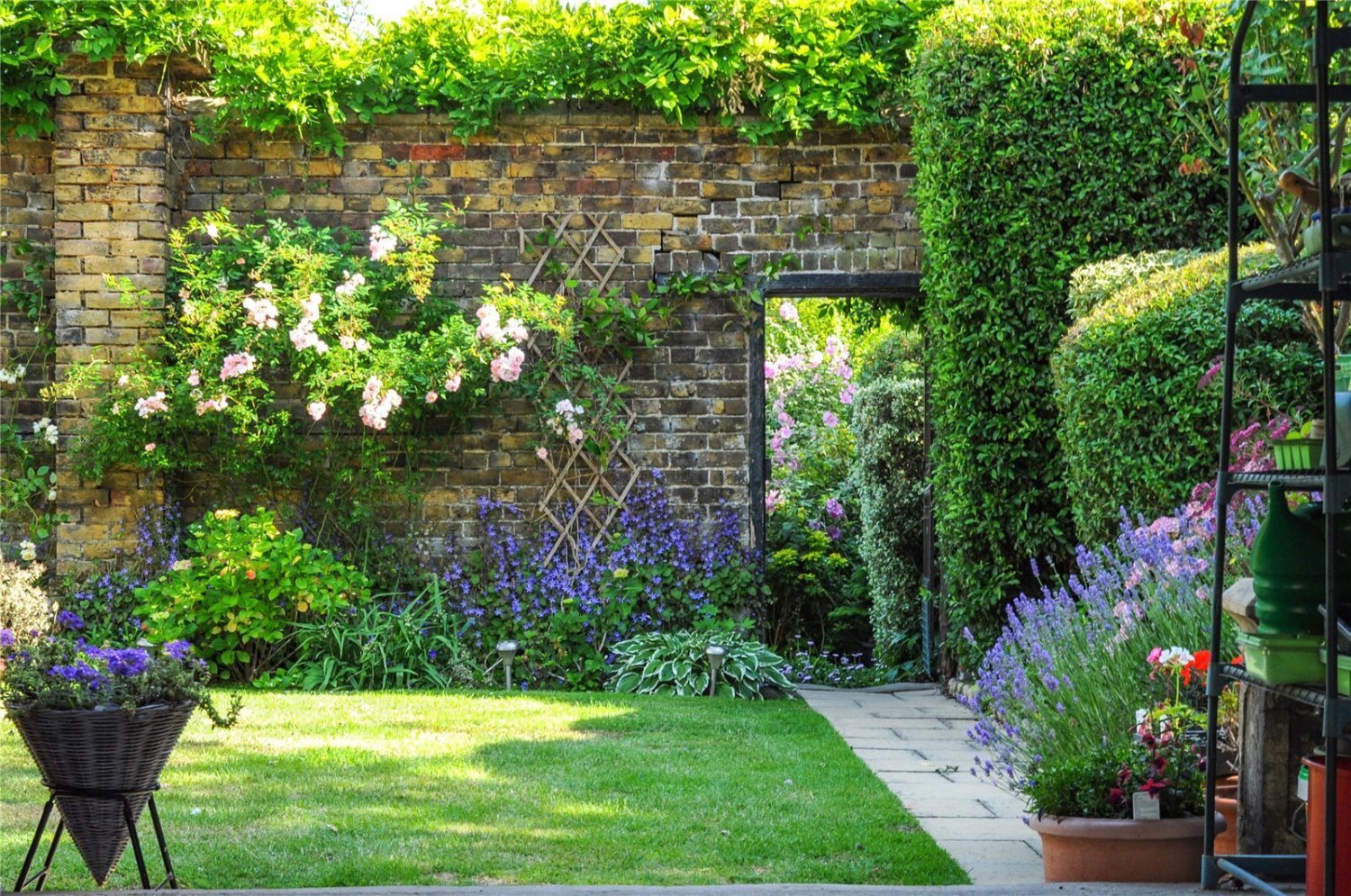 JacksonStops 5 bedroom property for sale in Woodhouse Lane, Little