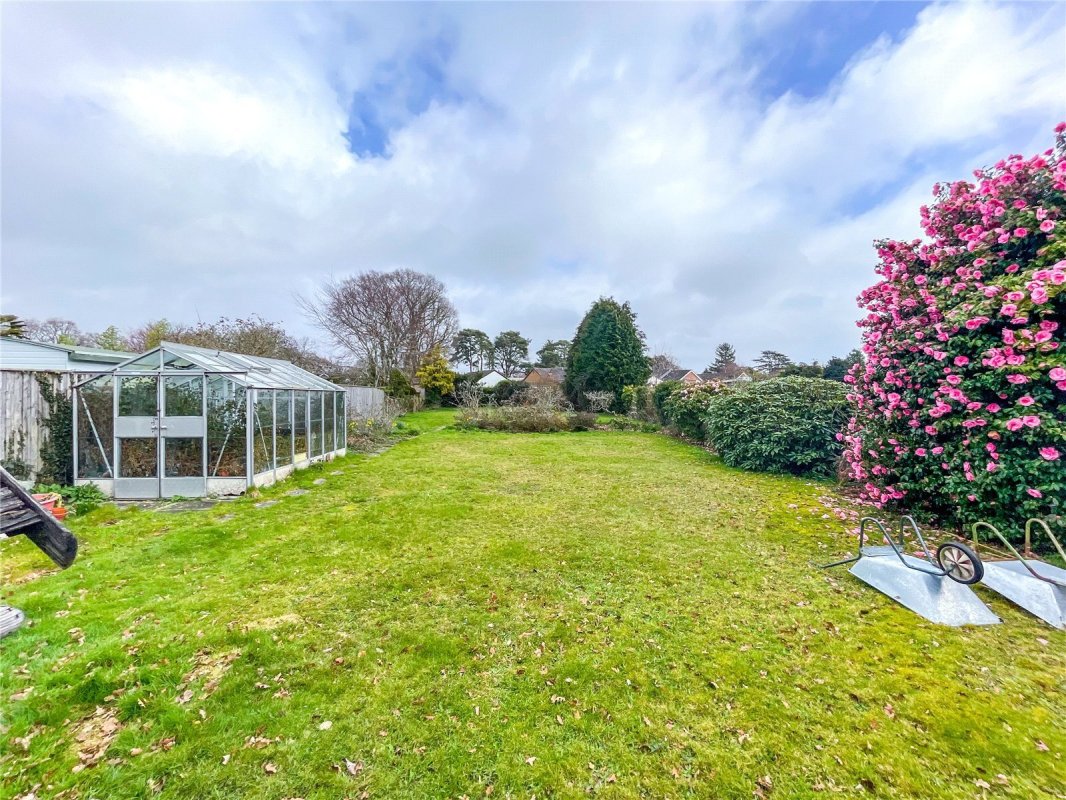 3 bedroom property for sale in Wiltshire Road, Bransgore, Christchurch