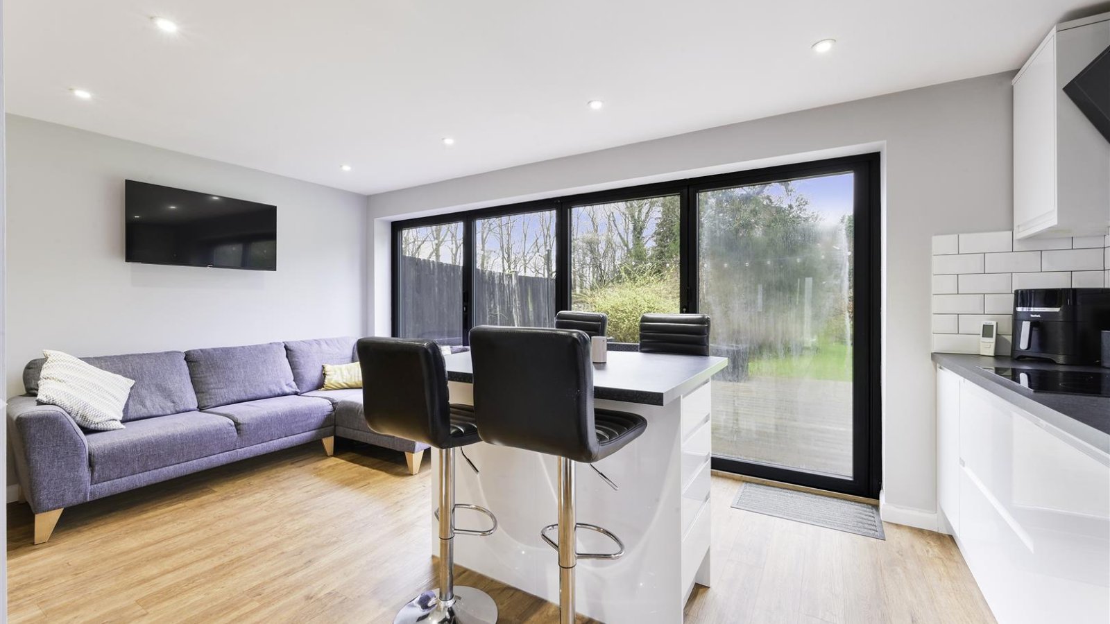 3 bedroom property for sale in Orpin Road, Merstham Offers over £610,000