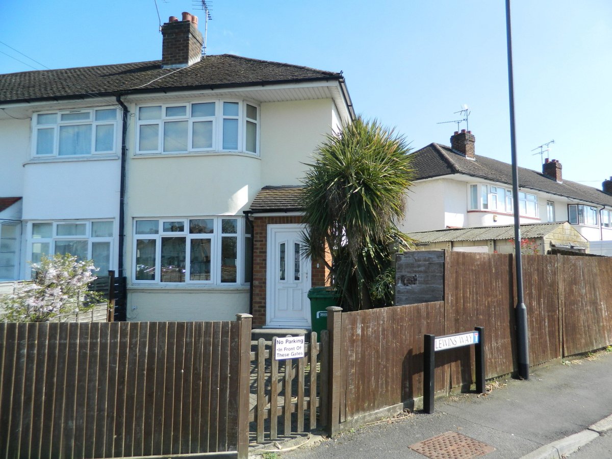 2 bedroom property for sale in Bower Way, Cippenham, Berkshire, SL1 5JG