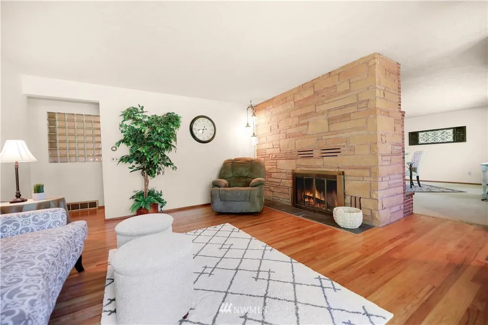 36226 28th Ave S, Federal Way, WA 98003