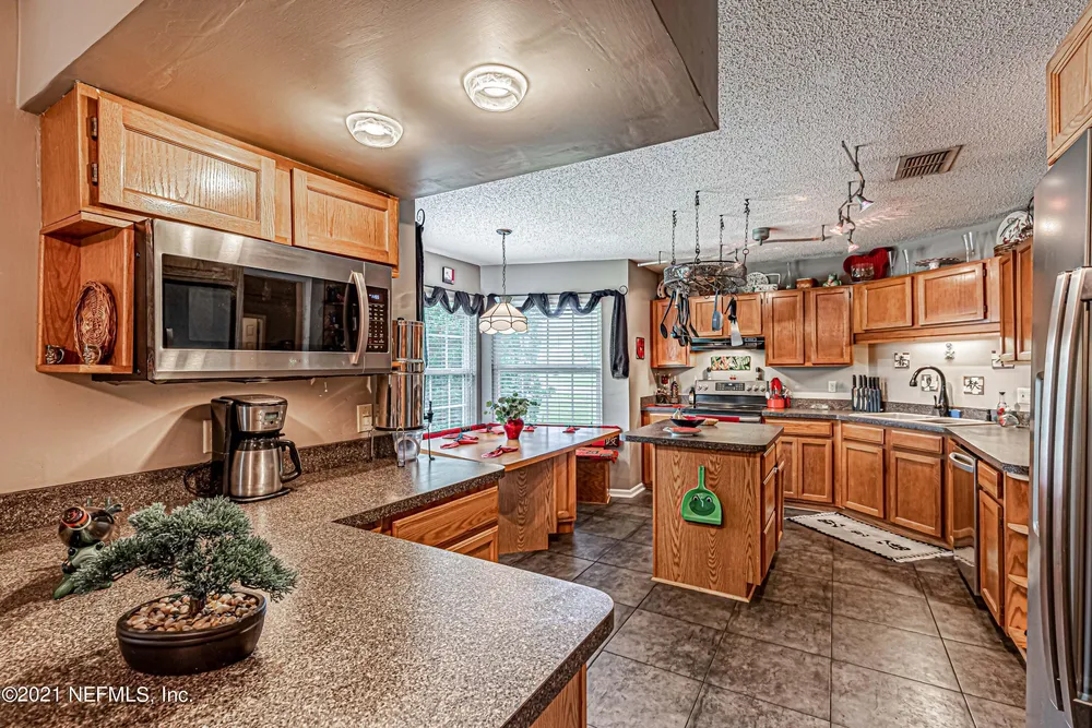14426 Pond Place Dr, Jacksonville, FL 32223
