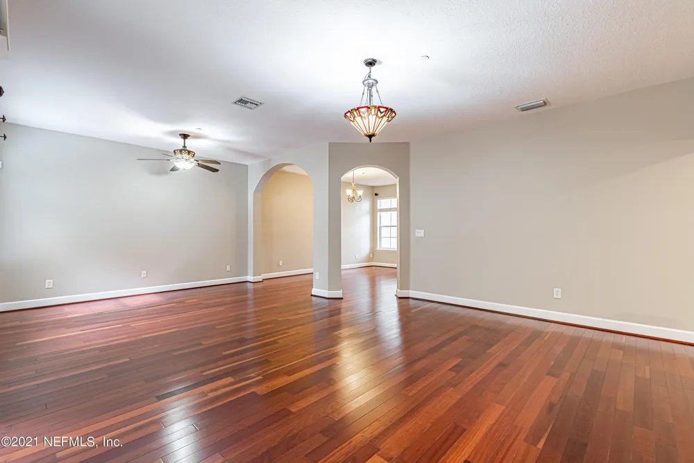 6142 Clearsky Dr, Jacksonville, FL 32258