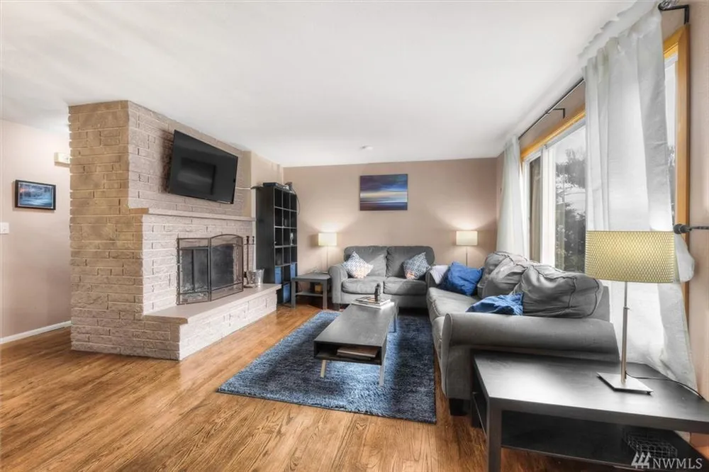 12047 24th Ave S, Seattle, WA 98168