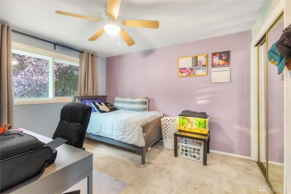 12047 24th Ave S, Seattle, WA 98168
