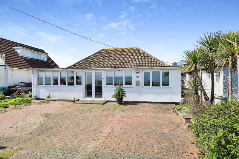 3 bedroom property for sale in The Parade, Greatstone, New Romney, Kent