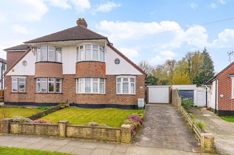 3 bedroom property for sale in High Beeches, Chelsfield, Orpington Guide price £625,000