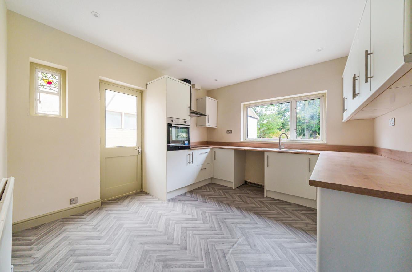 4 bedroom property for sale in Tilehouse Way, Denham £875,000