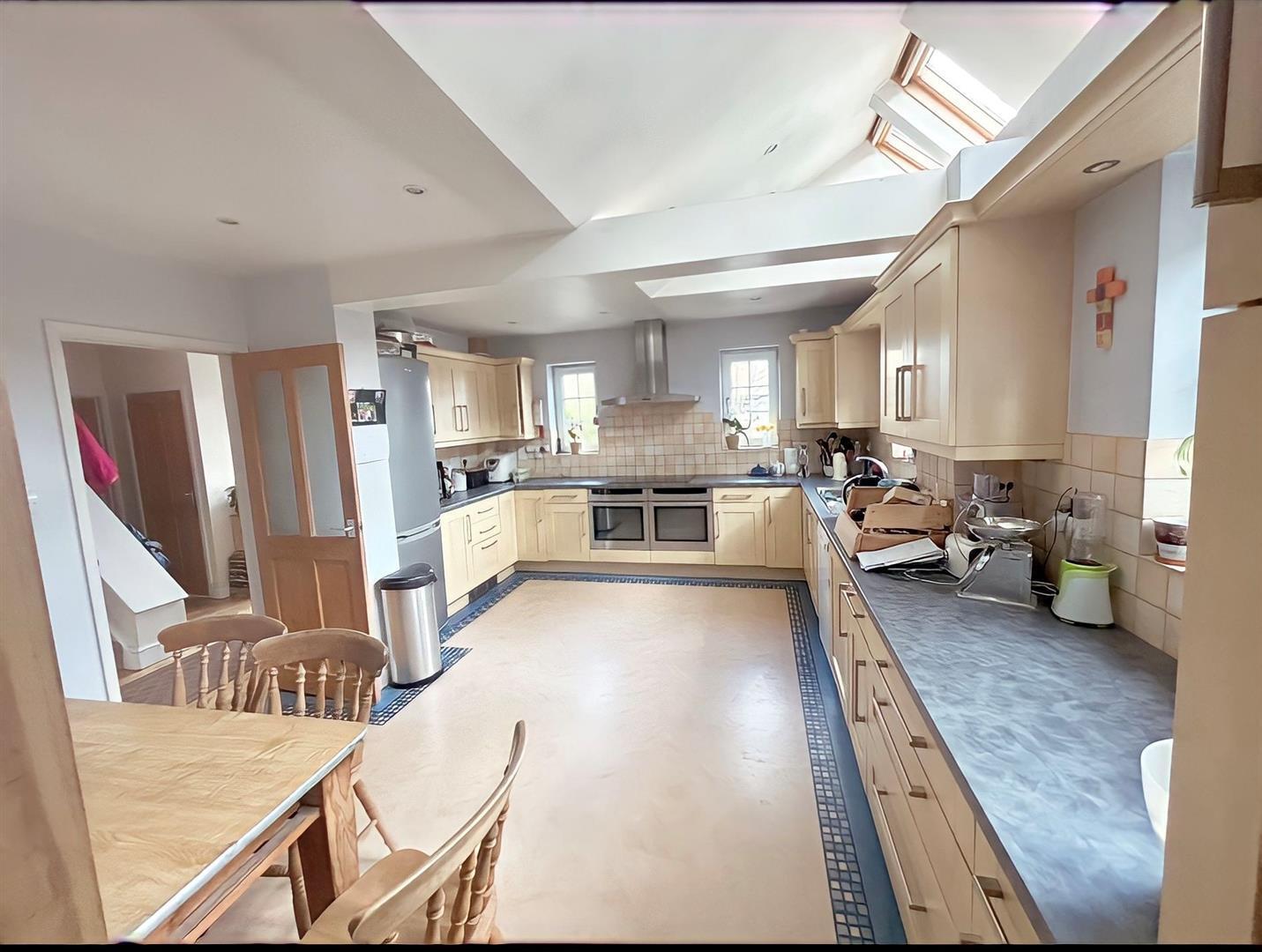 4 bedroom property for sale in Marshalswick Lane, St. Albans Guide