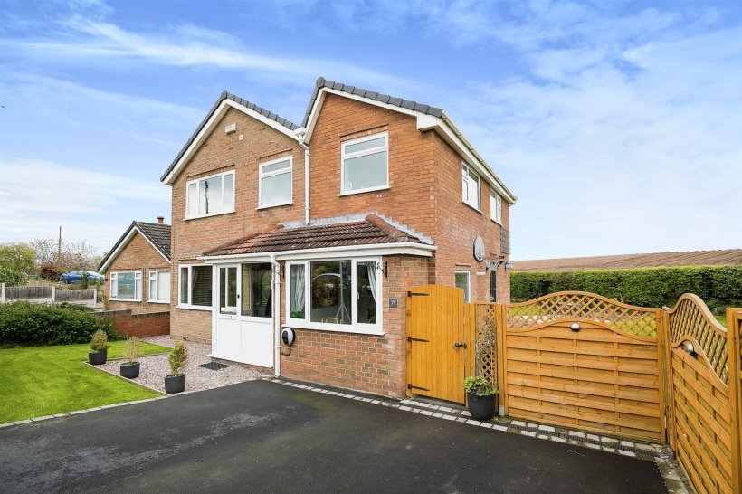 Peel Crescent, Ashton Hayes, Chester 4 bedroom detached house Sequence