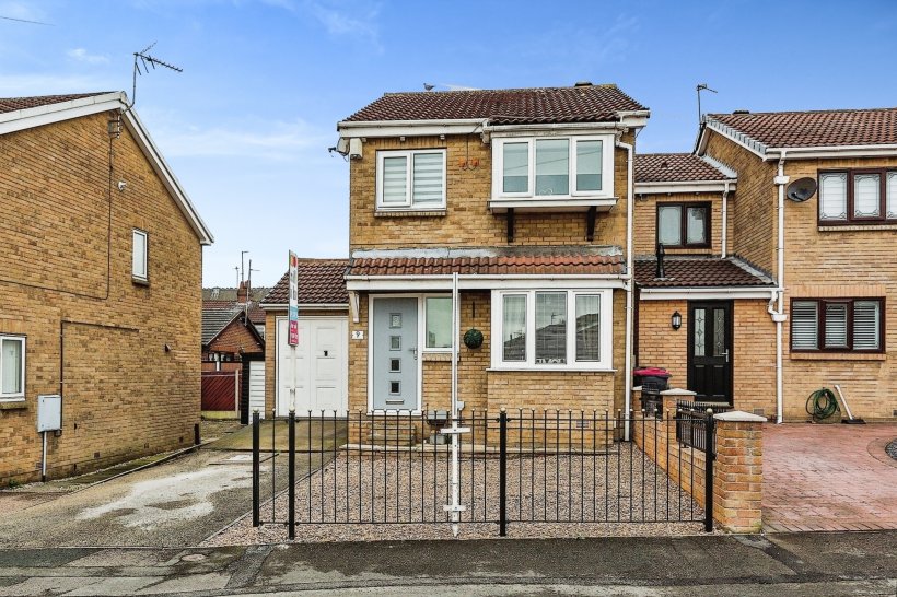 Rose Hill Avenue, Rawmarsh, Rotherham 3 bedroom detached house