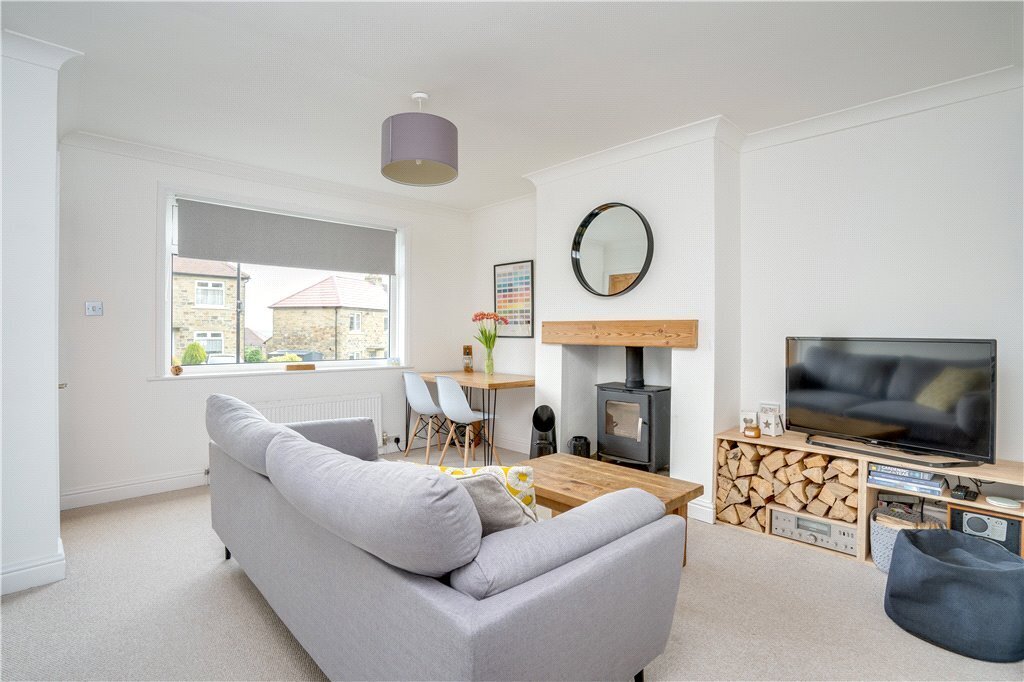 2 bedroom property for sale in Moorland Crescent, Guiseley, Leeds, LS20