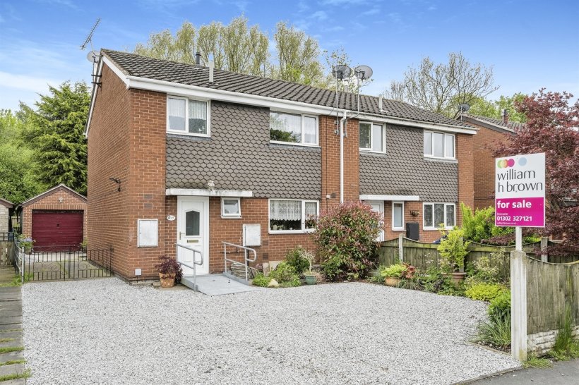Cridling Gardens, Norton, Doncaster 3 bedroom semidetached house