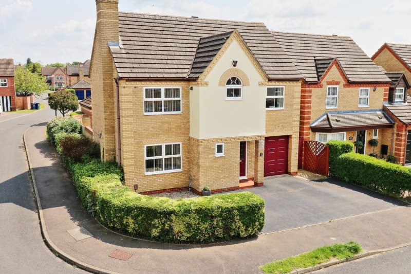 4 bedroom property for sale in Orchard Close, Eaton Ford, St Neots