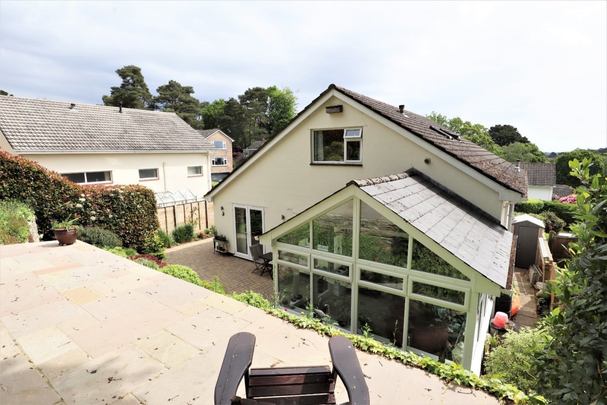5 bedroom property for sale in Gladelands Way, Broadstone, Dorset, BH18