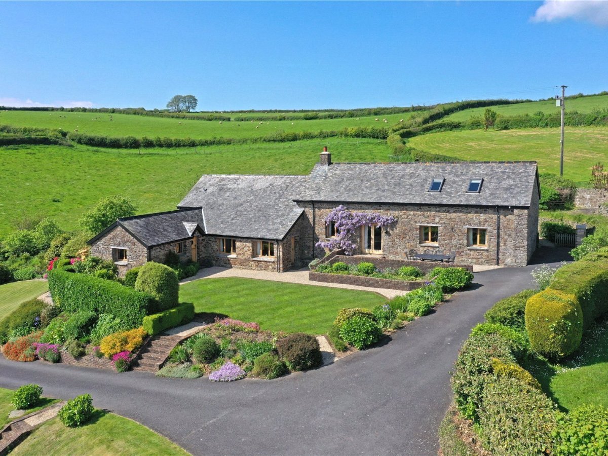 JacksonStops 4 bedroom property for sale in Sepscott, Shirwell