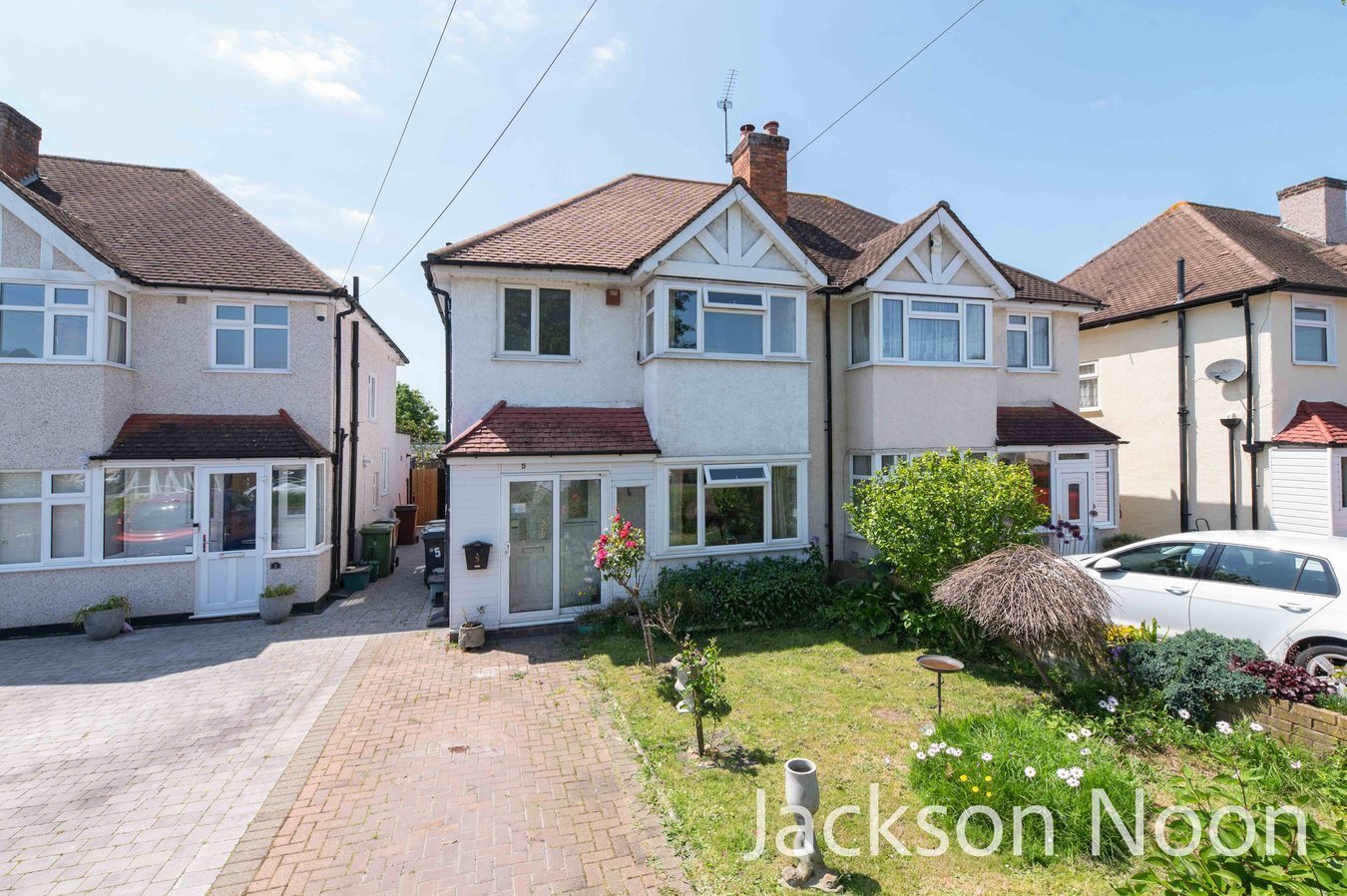 3 bedroom property for sale in Poole Road, West Ewell, KT19 Offers in