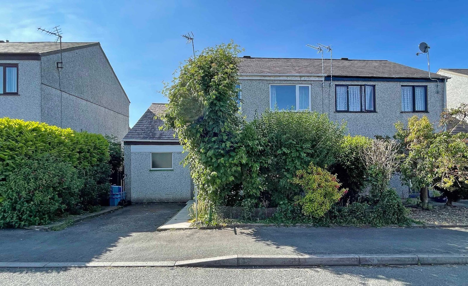 3 bedroom property for sale in Nant Y Glyn, Llanrug, Caernarfon, LL55