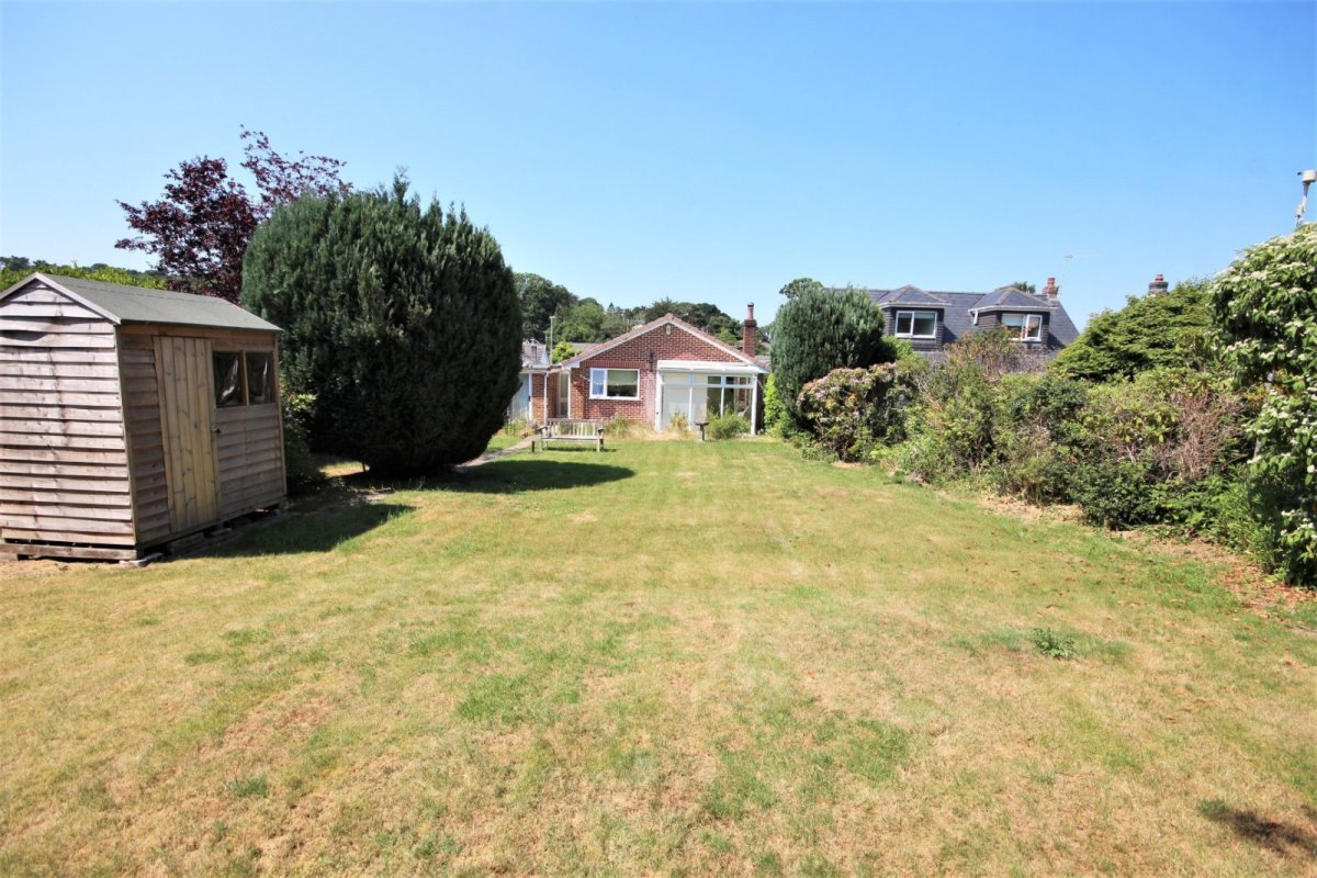 2 bedroom property for sale in Cheam Road, Broadstone, Dorset, BH18