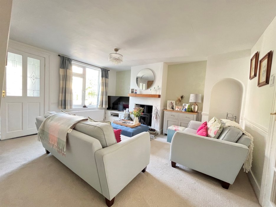 2 bedroom property for sale in Newbiggen Street, Thaxted, Dunmow £325,000 Kevin Henry