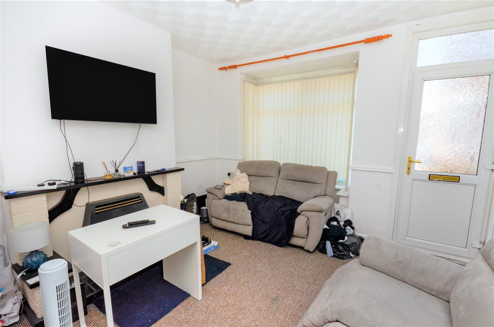 2 bedroom property for sale in Egton Street, Hull Offers over £70,000