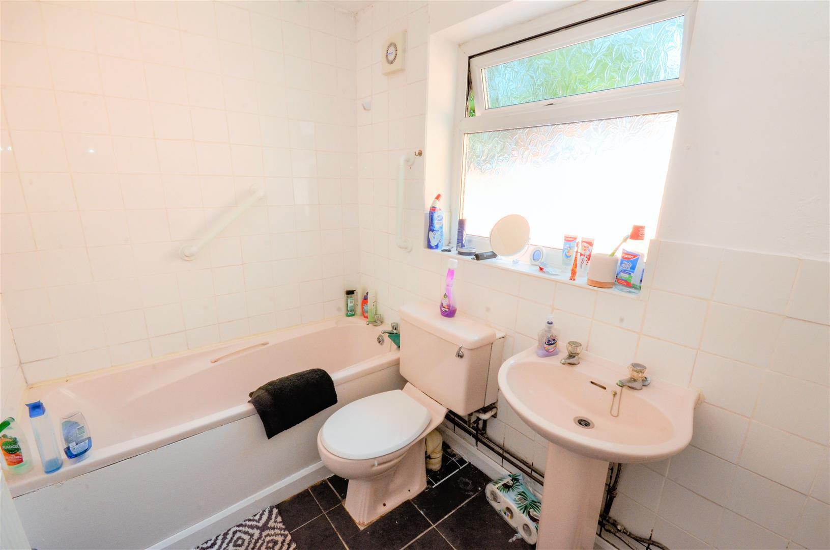 2 bedroom property for sale in Egton Street, Hull Offers over £70,000