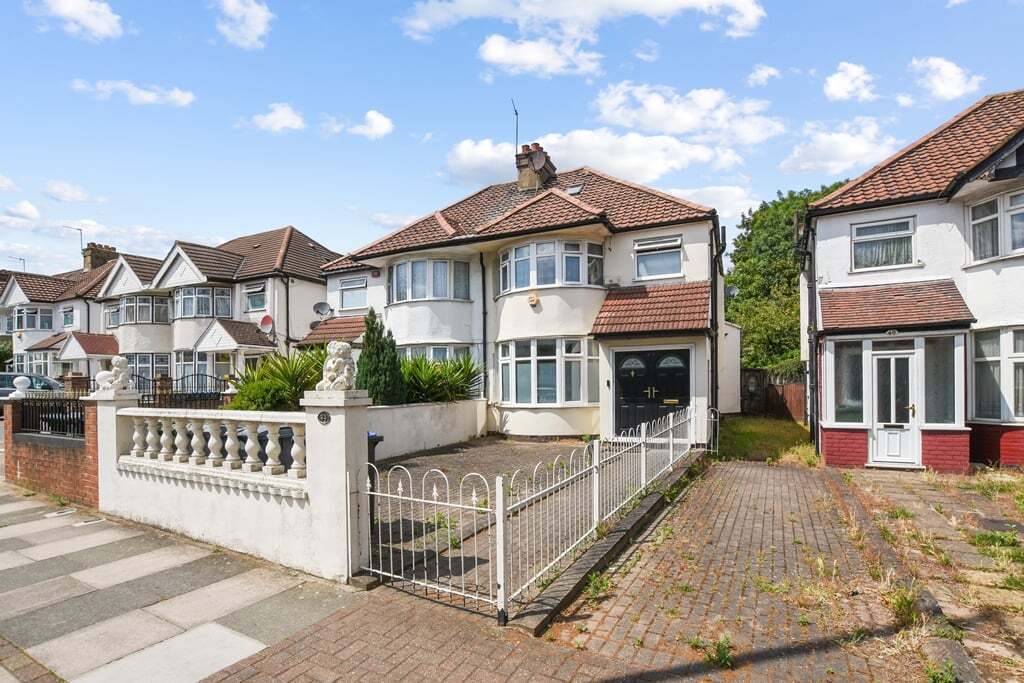 3 bedroom property for sale in Dollis Hill Lane, London, NW2 £750,000