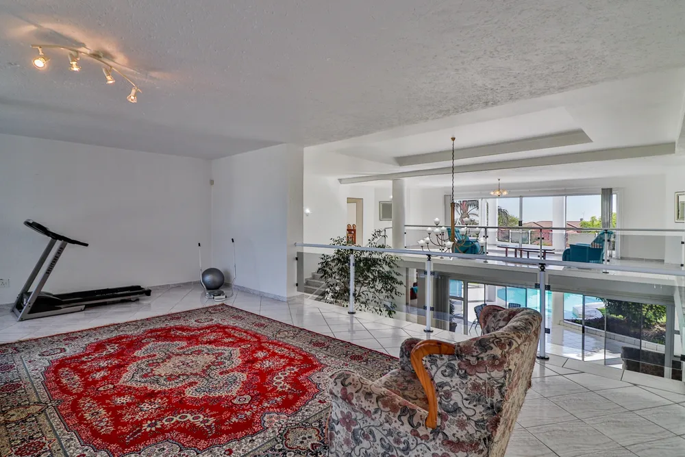 South Africa, Gauteng, Northcliff, Maluti Avenue, 94