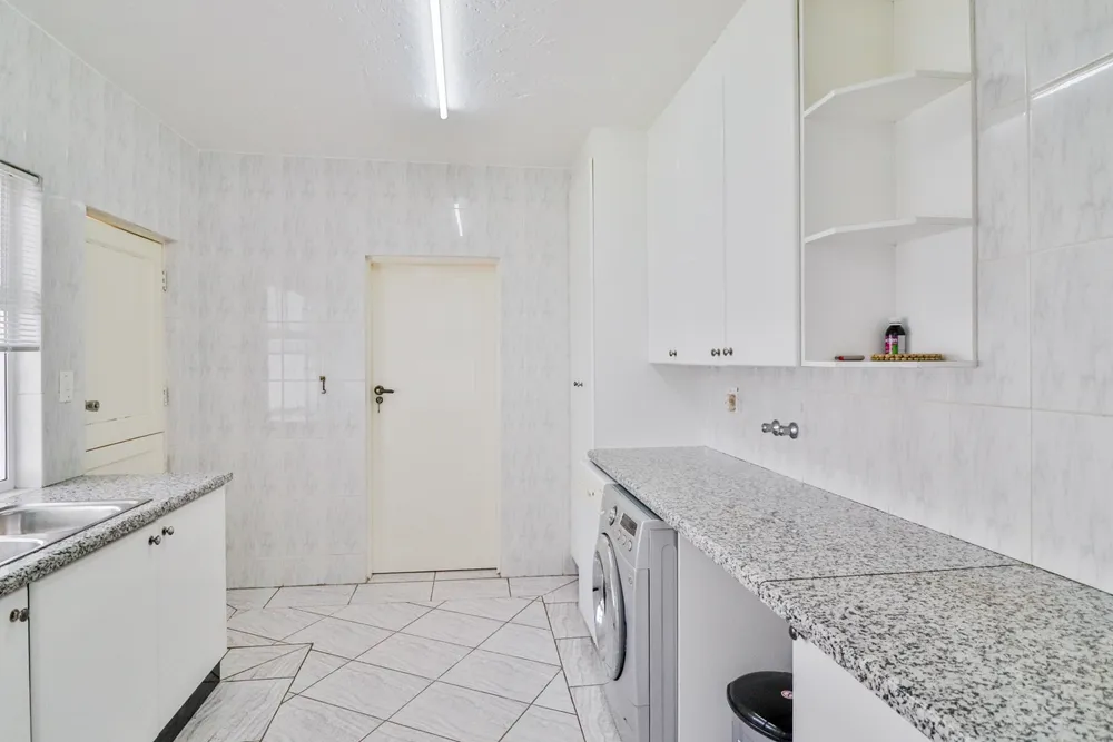 South Africa, Gauteng, Northcliff, Maluti Avenue, 94