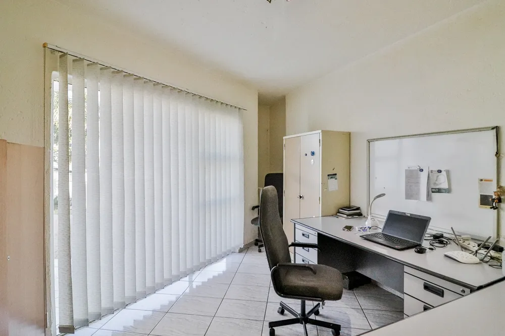 South Africa, Gauteng, Northcliff, Maluti Avenue, 94