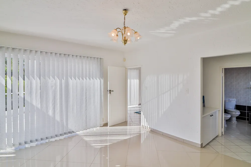 South Africa, Gauteng, Northcliff, Maluti Avenue, 94