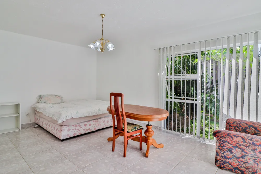 South Africa, Gauteng, Northcliff, Maluti Avenue, 94