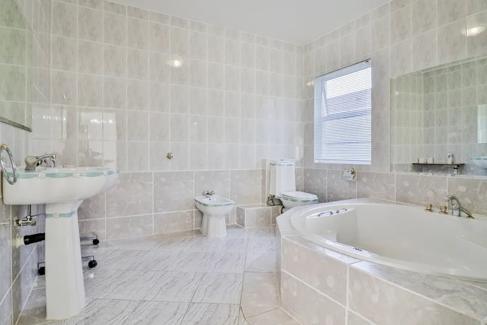 South Africa, Gauteng, Northcliff, Maluti Avenue, 94