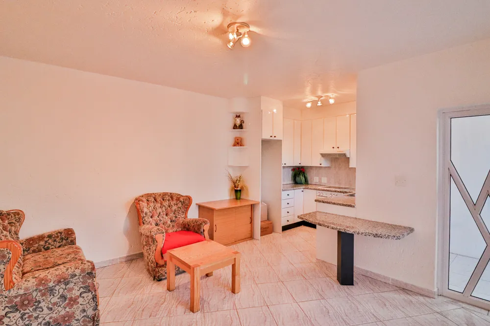 South Africa, Gauteng, Northcliff, Maluti Avenue, 94