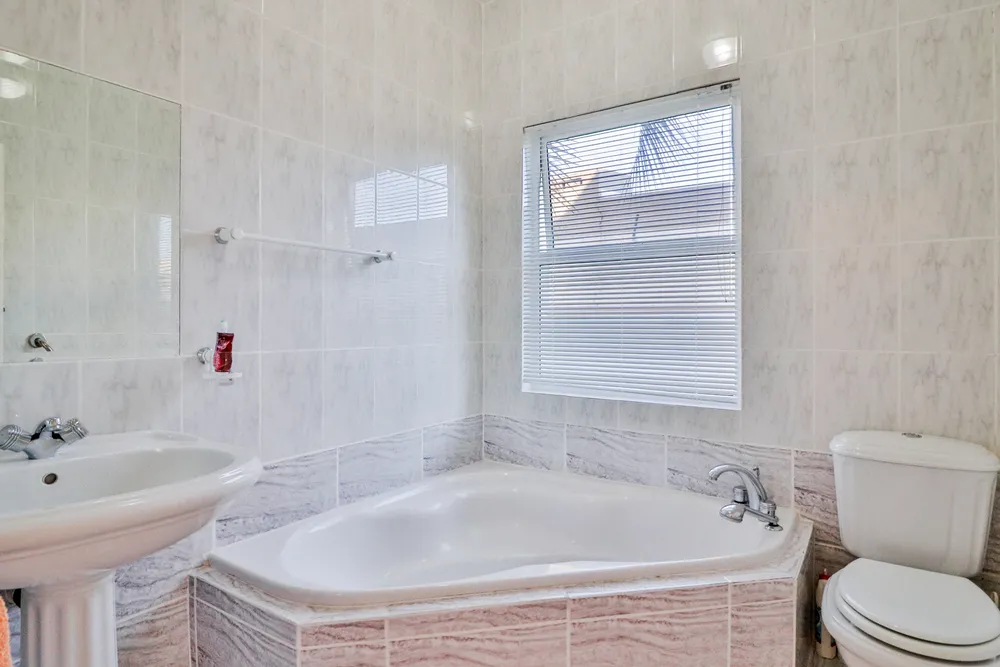 South Africa, Gauteng, Northcliff, Maluti Avenue, 94
