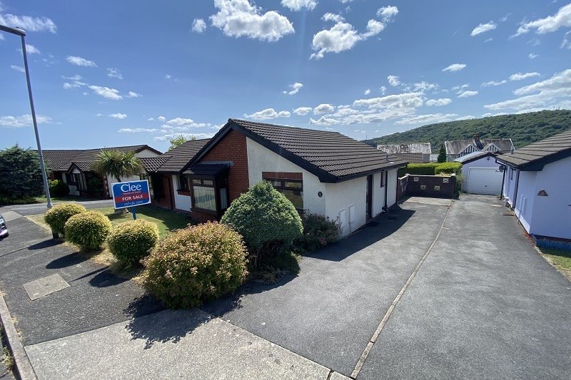 3 bedroom property for sale in Brunner Drive, Clydach, Swansea, City And County of Swansea. £
