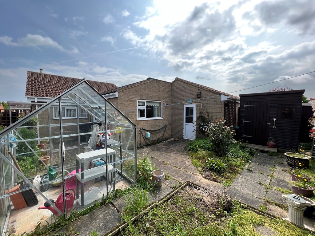 2 bedroom property for sale in Road, Cleethorpes, DN35 0TA