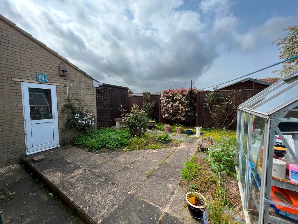 2 bedroom property for sale in Road, Cleethorpes, DN35 0TA