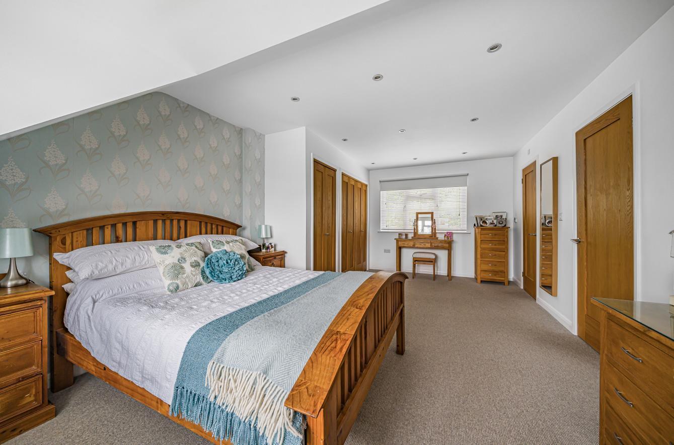 4 bedroom property for sale in Tilehouse Way, Denham £1,150,000