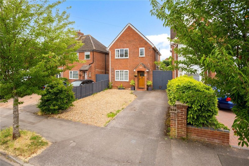 5 bedroom property for sale in Oaken Grove, Newbury, Berkshire, RG14