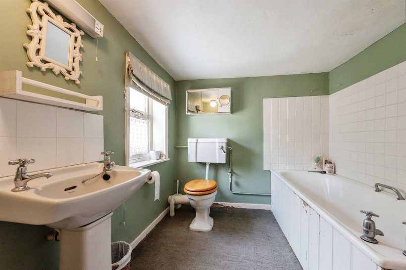 The Green, Palgrave, Diss 2 bedroom character property William H Brown