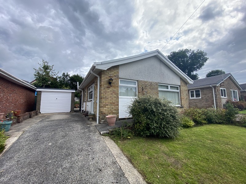 2 bedroom property for sale in Delffordd, Rhos, Pontardawe, Swansea