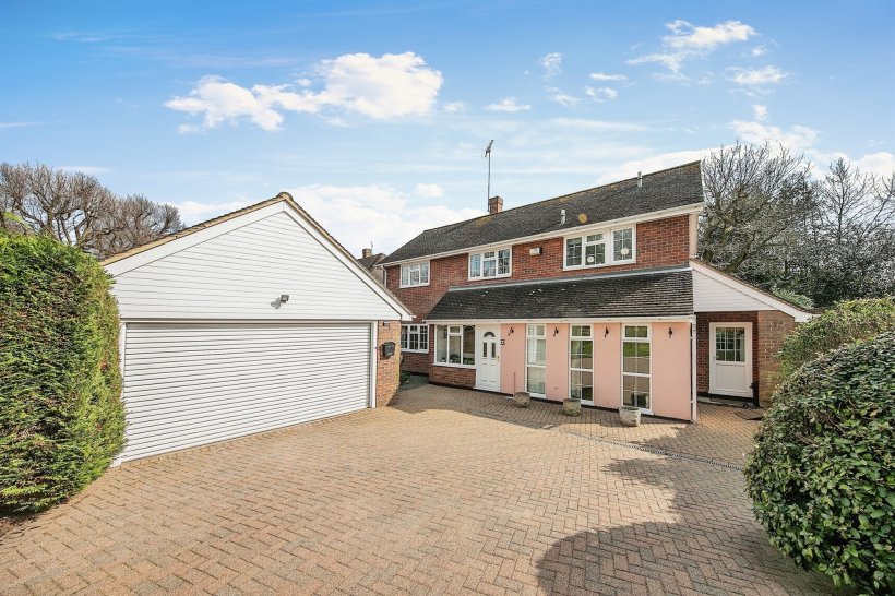 Welshwood Park Road, Colchester 4 bedroom detached house Barnard Marcus