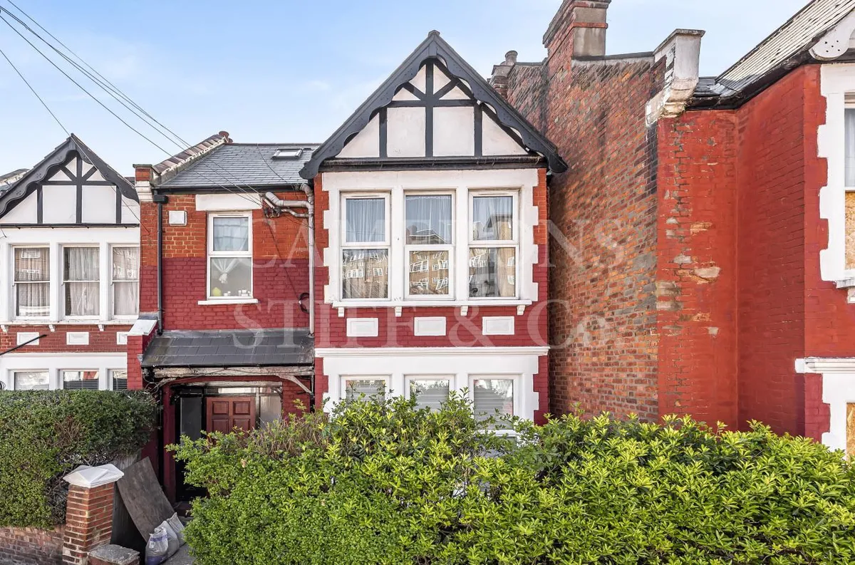Oaklands Road, Cricklewood, NW2