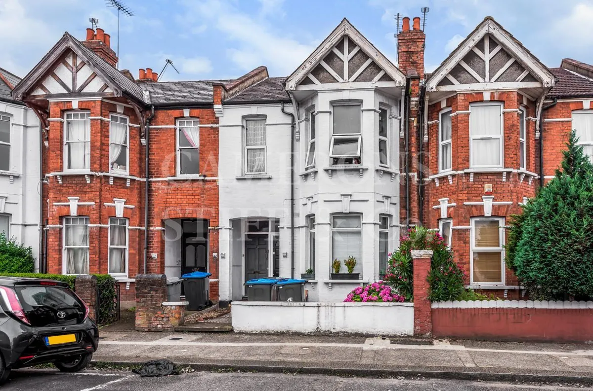 Temple Road, London