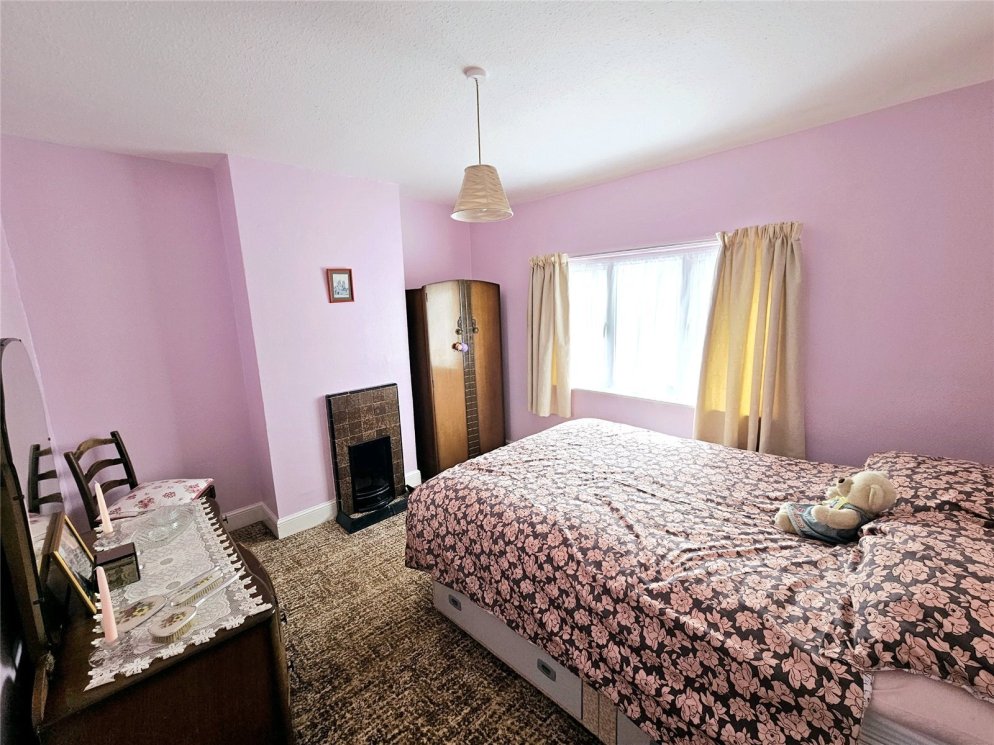 3 bedroom property for sale in Greatfield Road, Kidderminster