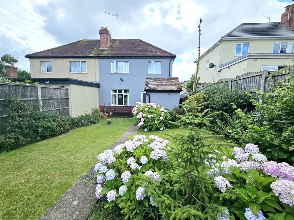 3 bedroom property for sale in Greatfield Road, Kidderminster