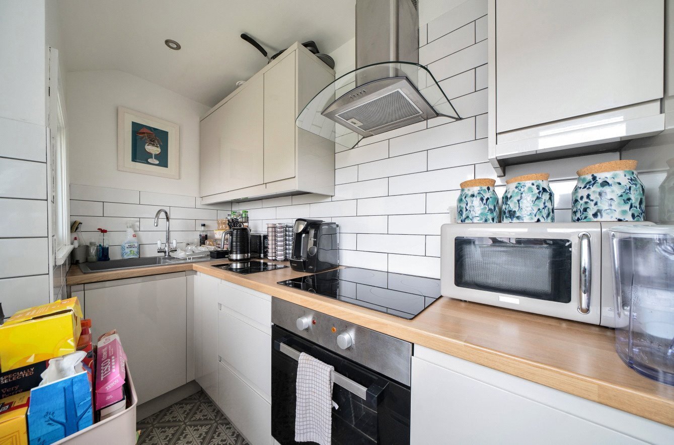 2 bedroom property to let in Fore Street, Bovey Tracey, Newton Abbot